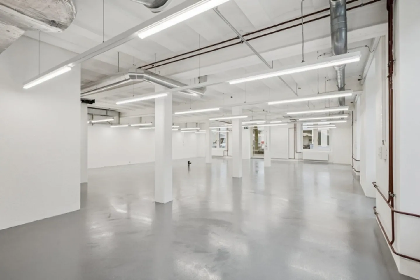 Spazio commerciale in una posizione ad alto traffico - Foto 7 di 13