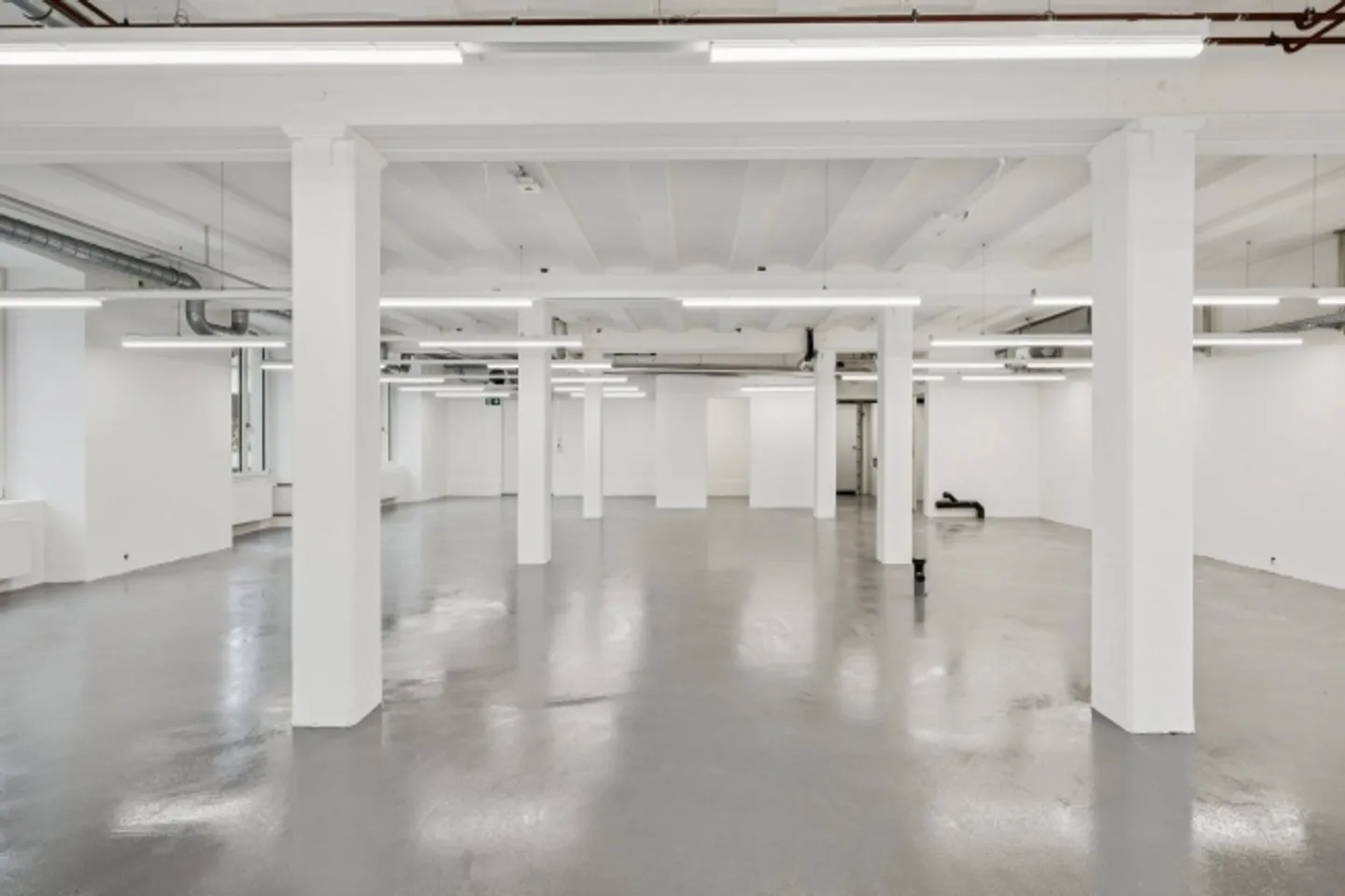 Spazio commerciale in una posizione ad alto traffico - Foto 8 di 13