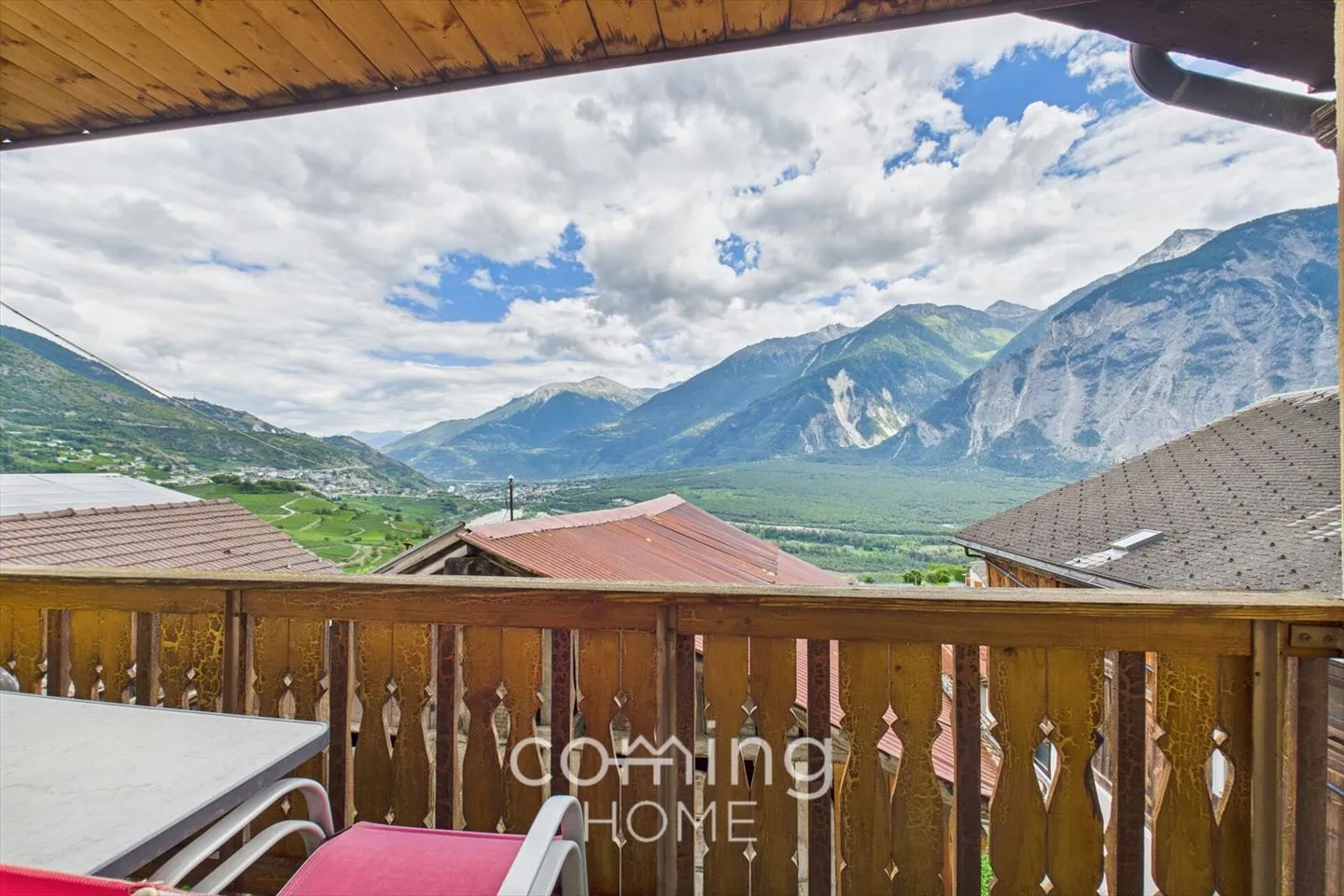 Appartamento da sogno di 4.5 stanze a Varen - soleggiato, tranquillo, con una vista fantastica - Foto 1 di 10