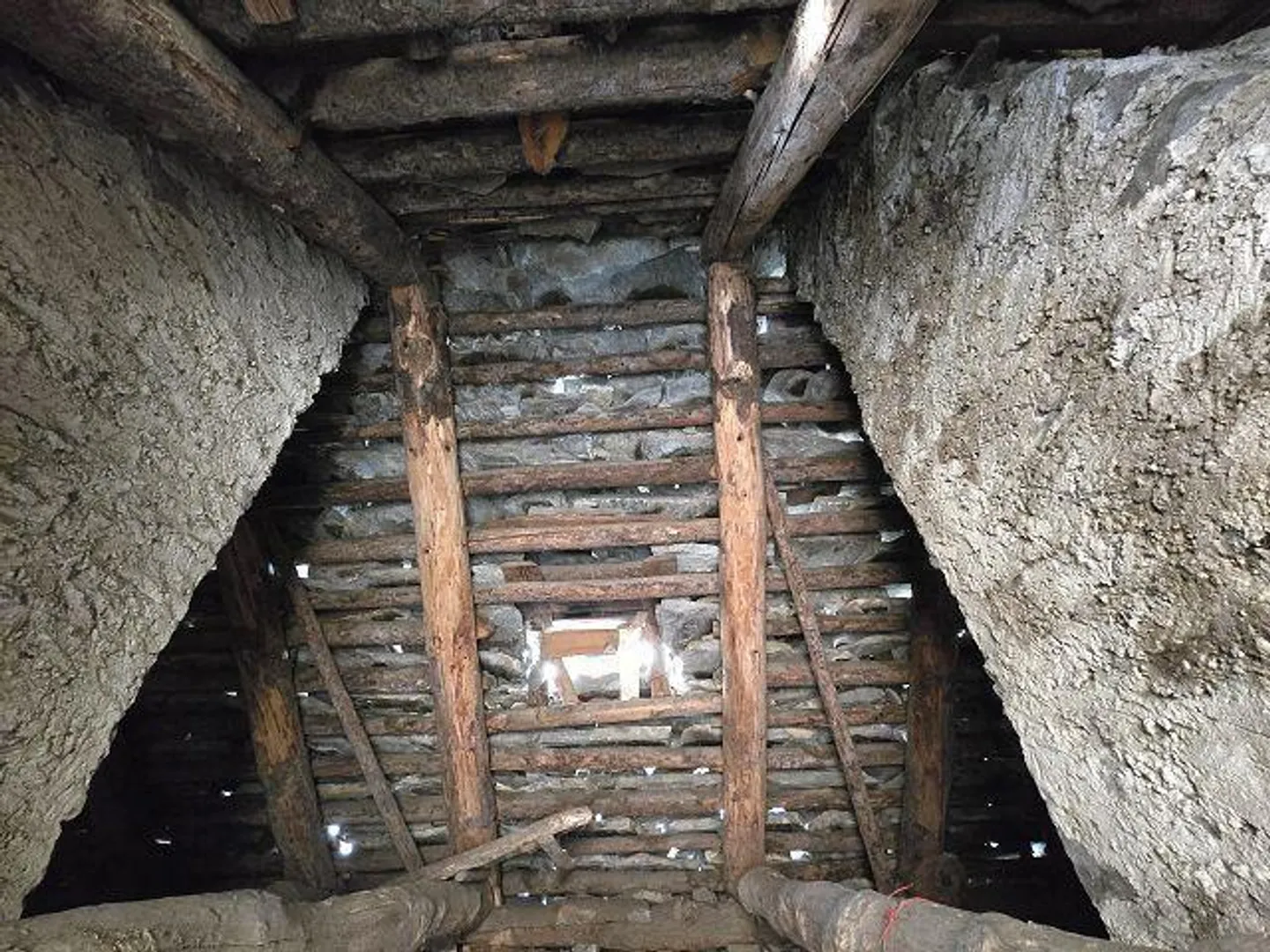 Grande maison tessinoise de 9 pièces avec terrain - Photo 18 sur 33