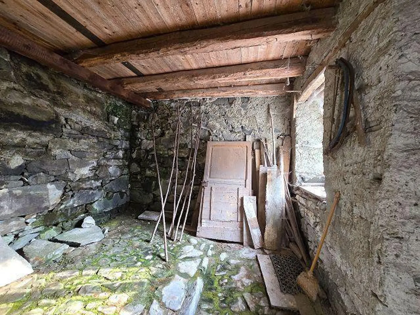Grande maison tessinoise de 9 pièces avec terrain - Photo 21 sur 33