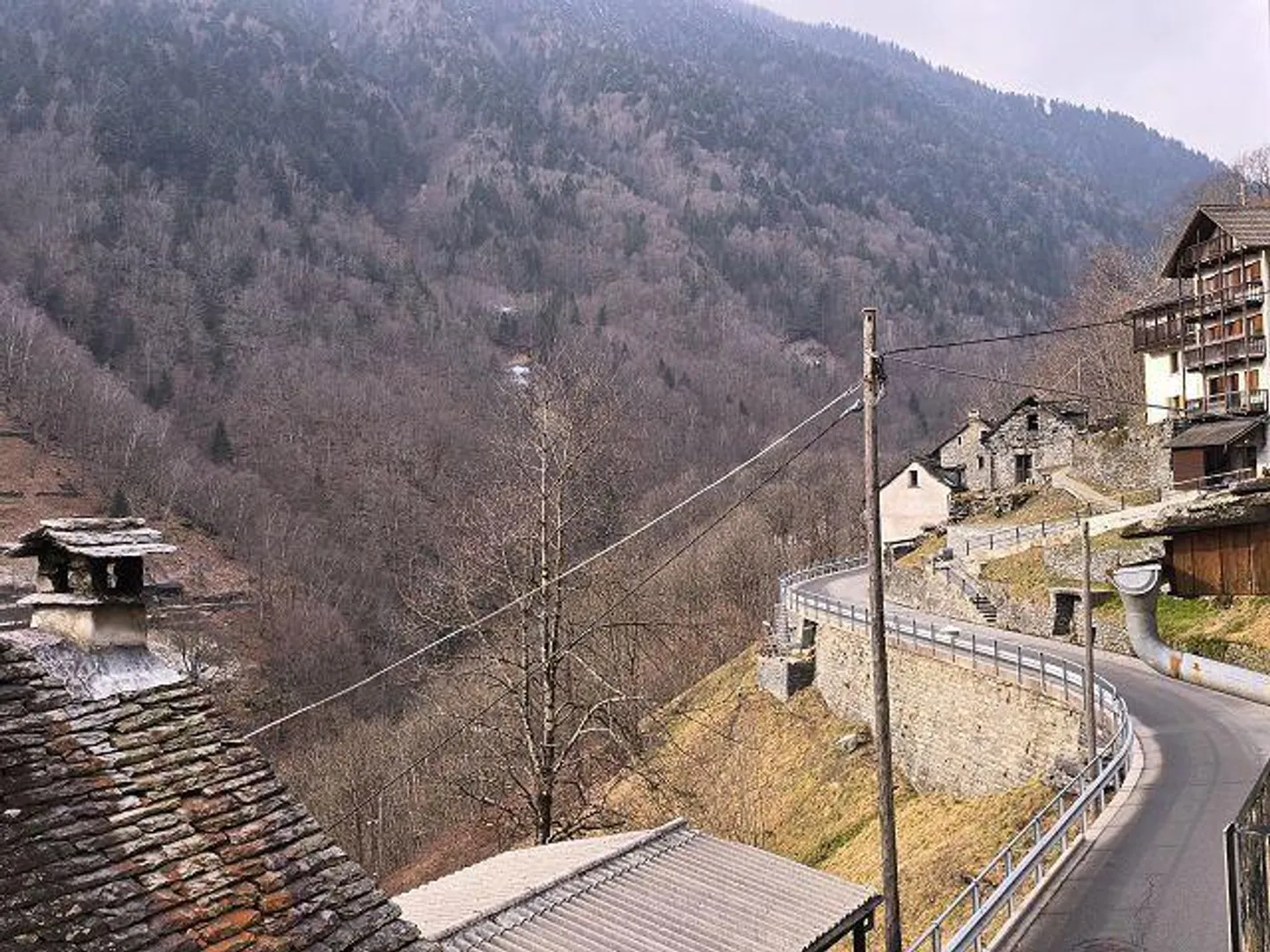 Grande maison tessinoise de 9 pièces avec terrain - Photo 27 sur 33