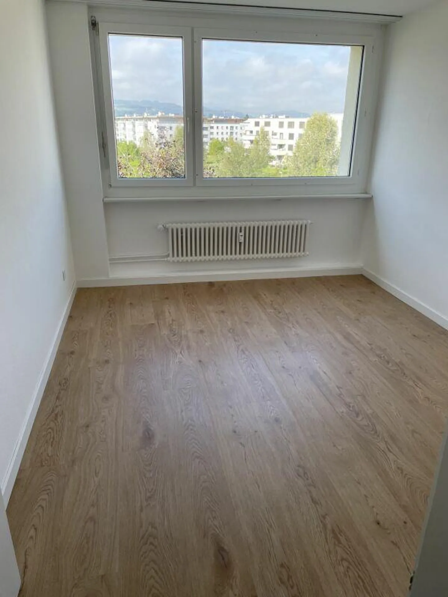 Cozy 3.5 Room Apartment Seeks New Tenant - Photo 7 of 8