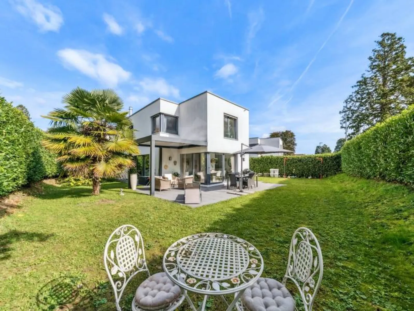 Single house for sale - Photo 1 of 12