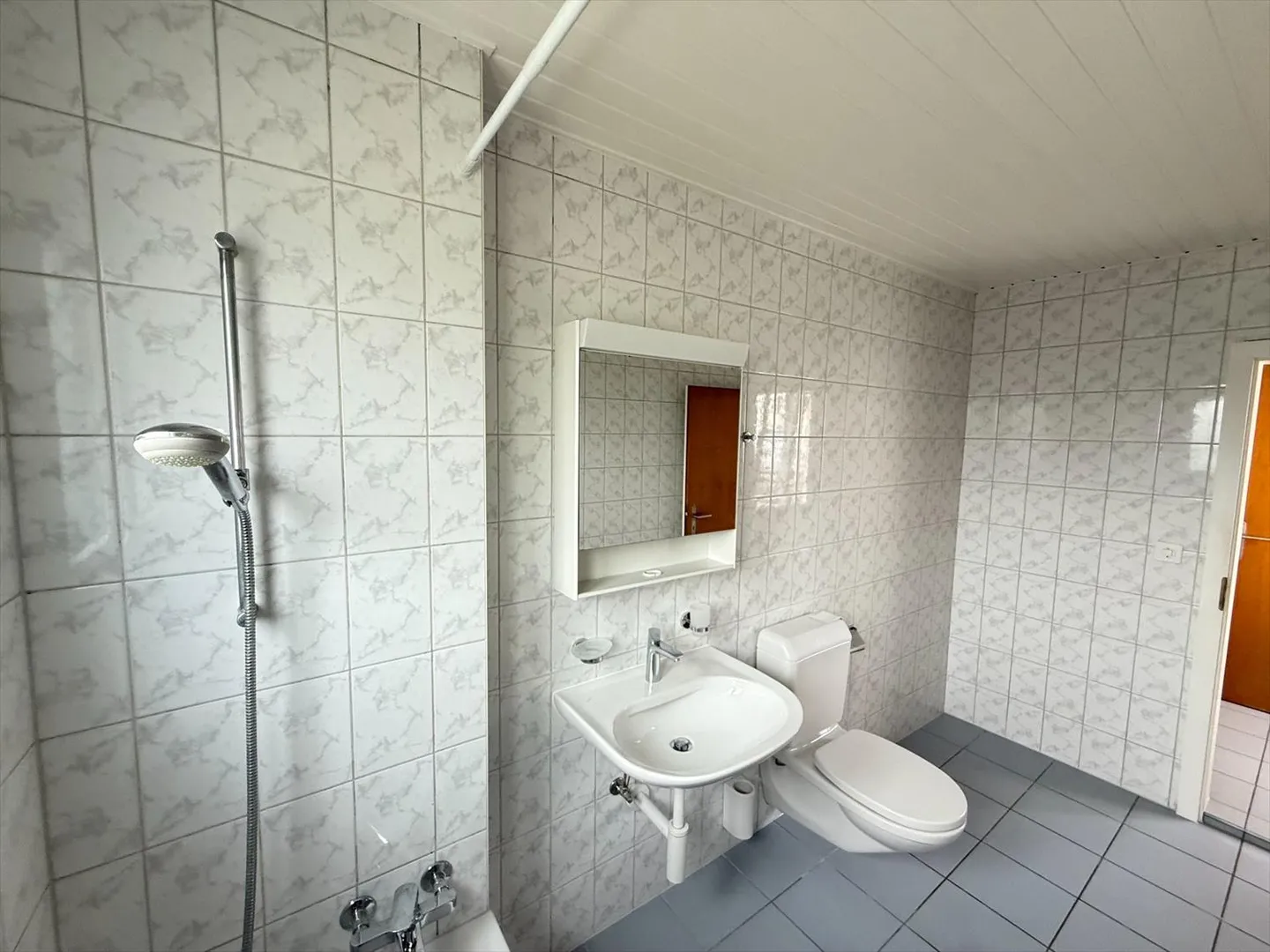 Ground floor - Practical and affordable apartment with parking space and COMMUNITY GARDEN - Photo 12 of 13