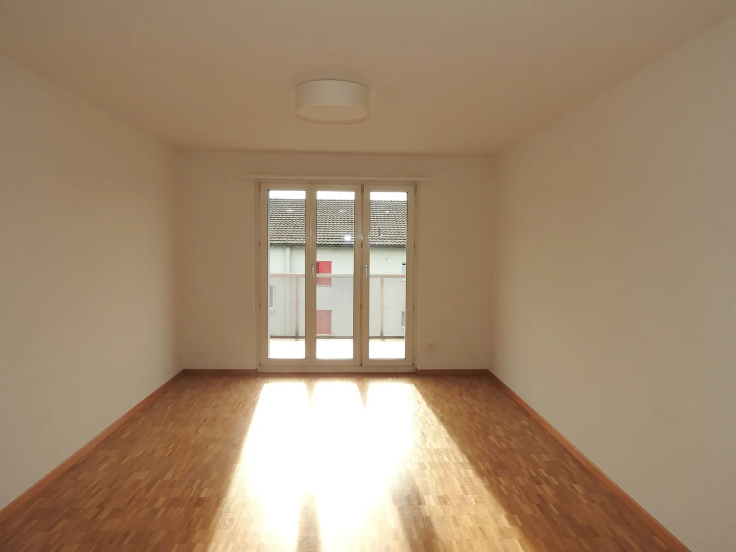 Helle 1-Zimmerwohnung mit Balkon - Foto 4 von 4
