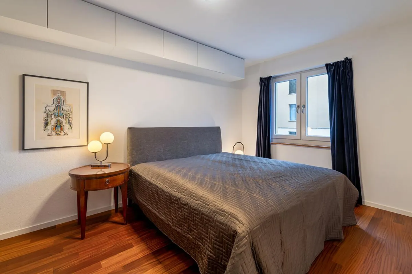 Zurich, Quartier 3 : Vie moderne avec balcon dans un environnement urbain - Photo 2 sur 5