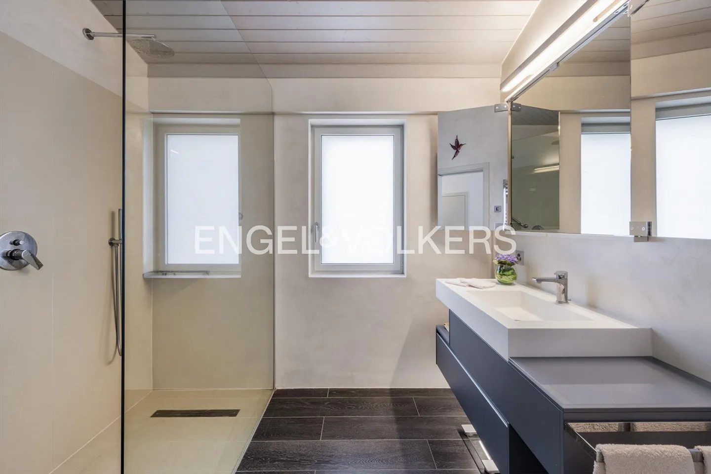 Casa a risparmio energetico in una zona residenziale tranquilla - Foto 12 di 14