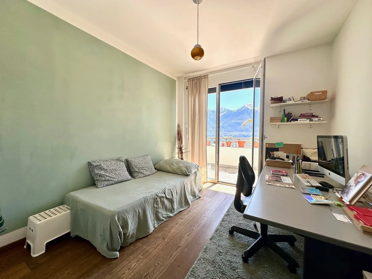 Exclusive 5.5-room duplex apartment with panoramic terrace in prime location - Photo 8 of 17