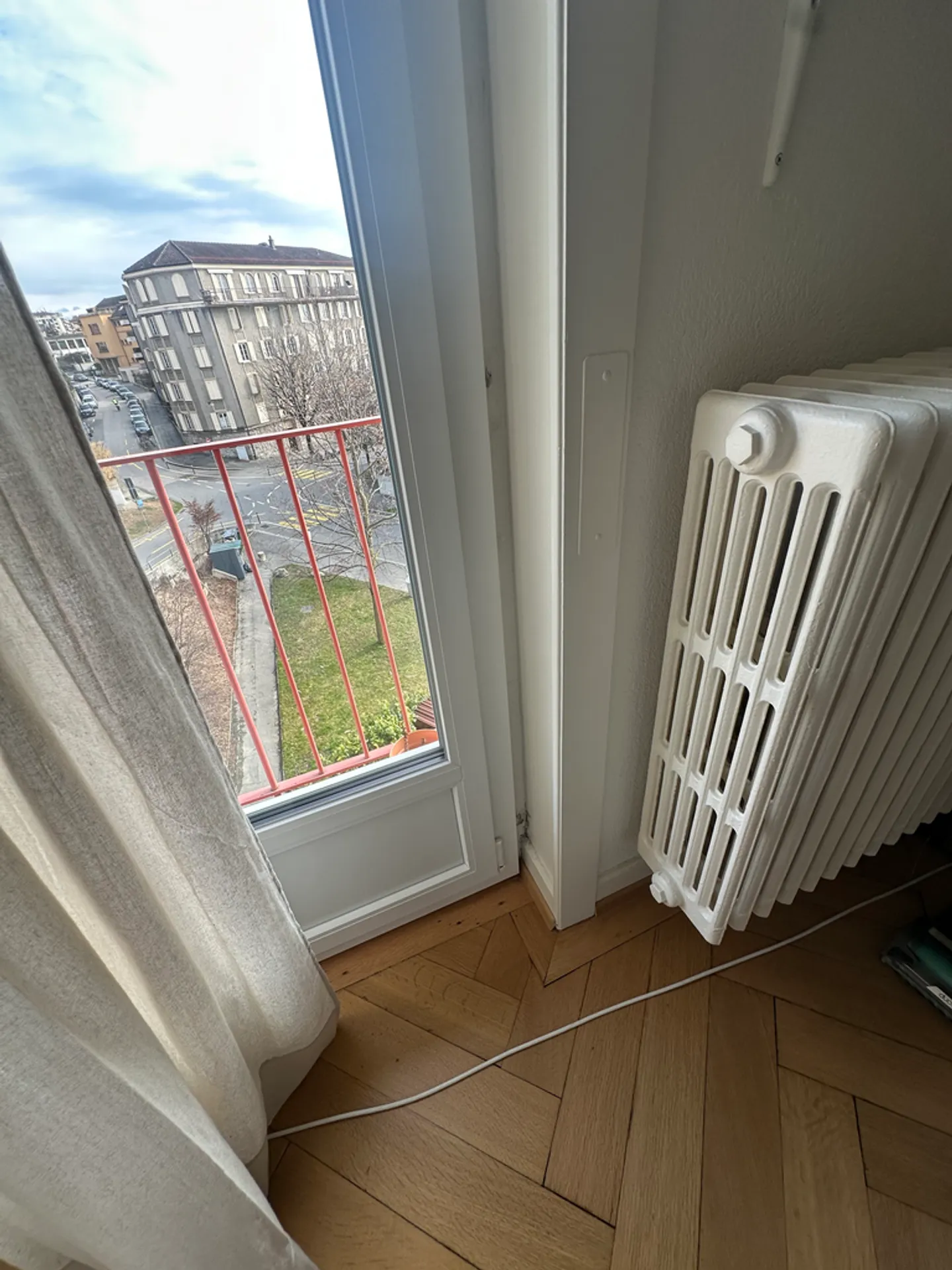 Renovated 2.5 Room Apartment - Photo 4 of 4