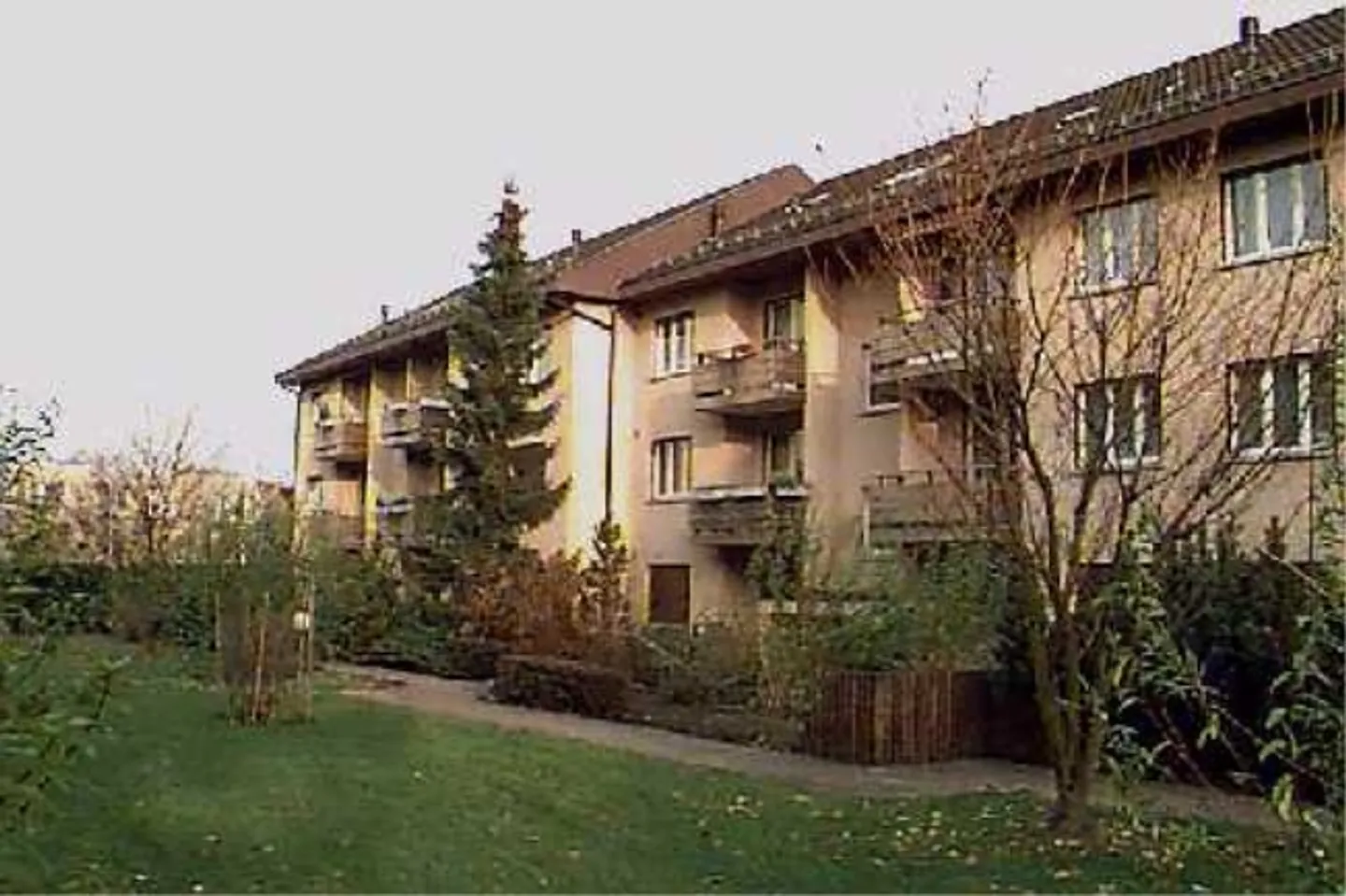 Place de parking extérieure à louer - Photo 1 sur 4