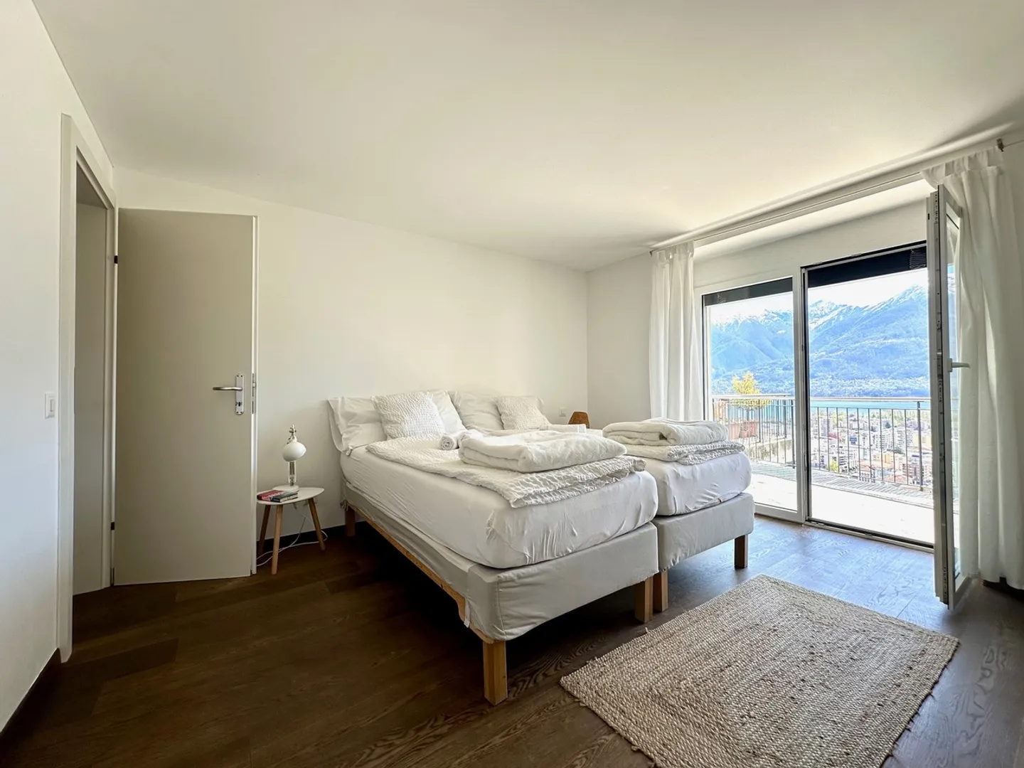 Exclusive 5.5-room duplex apartment with panoramic terrace in prime location - Photo 16 of 17