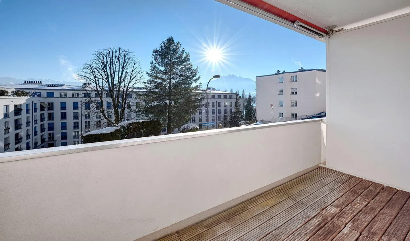 Vivere in una posizione urbana privilegiata - Foto 7 di 8
