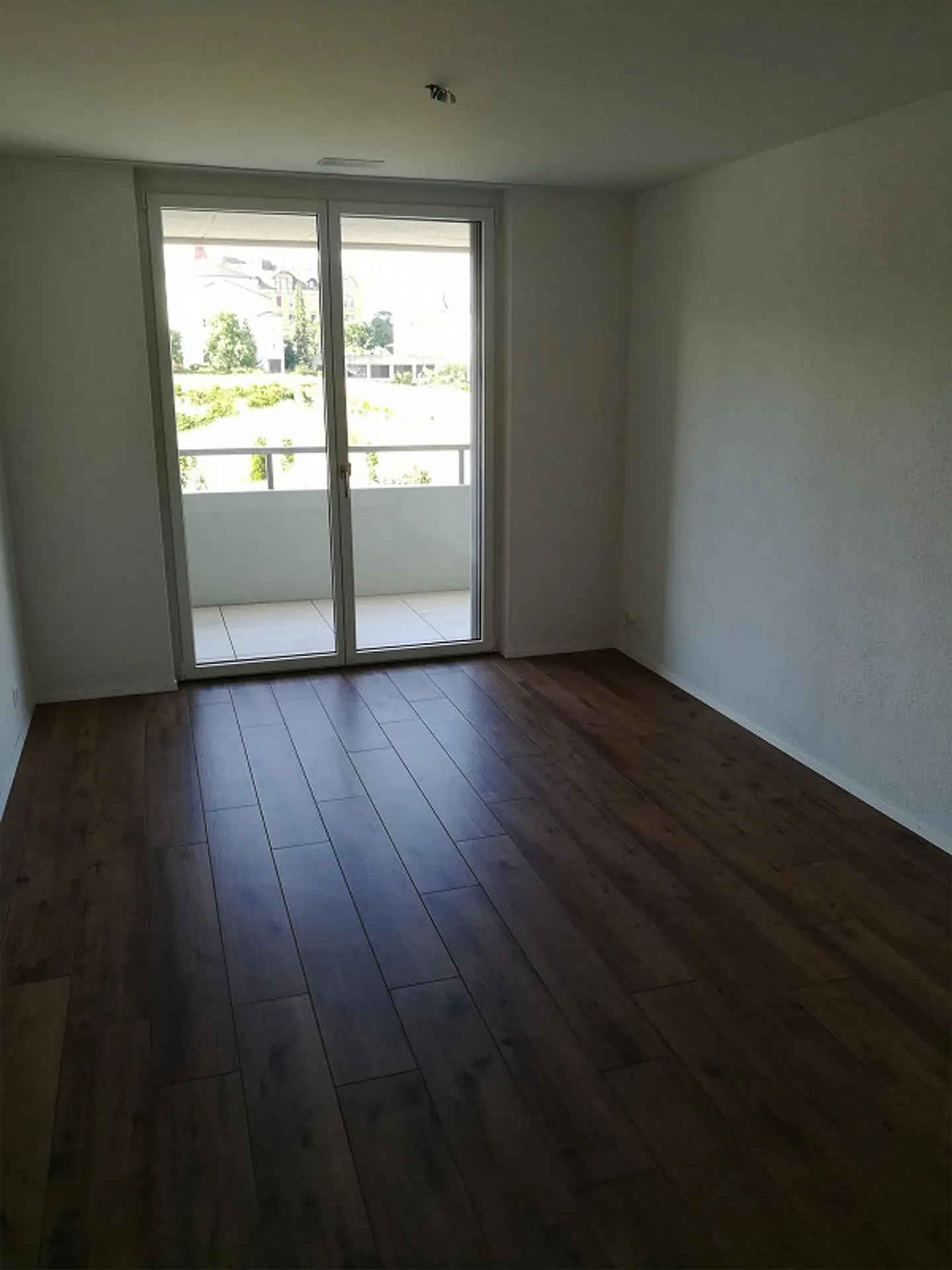 Appartamento luminoso di 4,5 stanze con vista lago in affitto - Foto 13 di 14