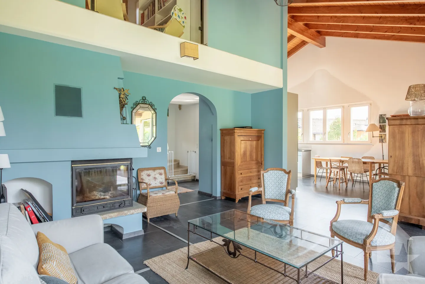 «Superbe villa de 5.5 pièces, calme, vue top et ensoleillement optimal» - Photo 3 sur 13