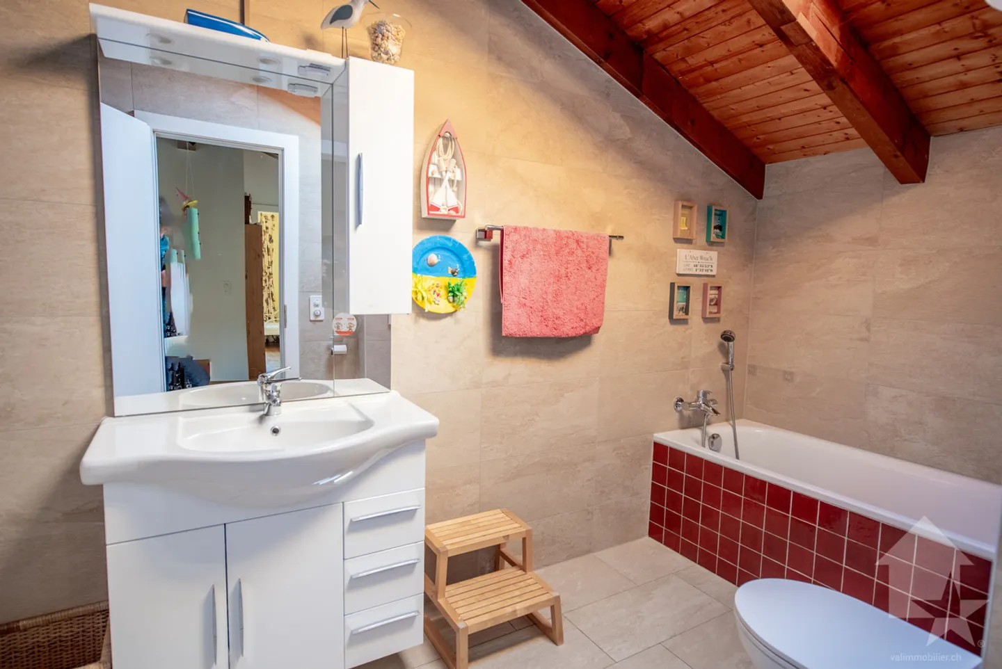 «Superbe villa de 5.5 pièces, calme, vue top et ensoleillement optimal» - Photo 11 sur 13
