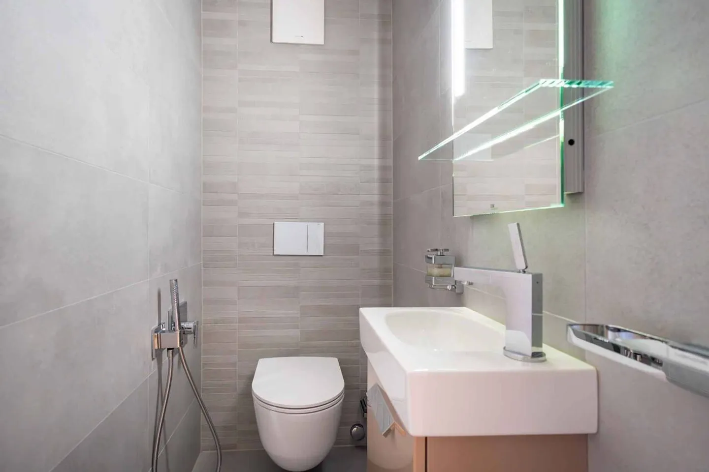 Superbo appartamento di 5,5 locali di 133 m2 magnificamente ristrutturato con grande balcone - Foto 7 di 13