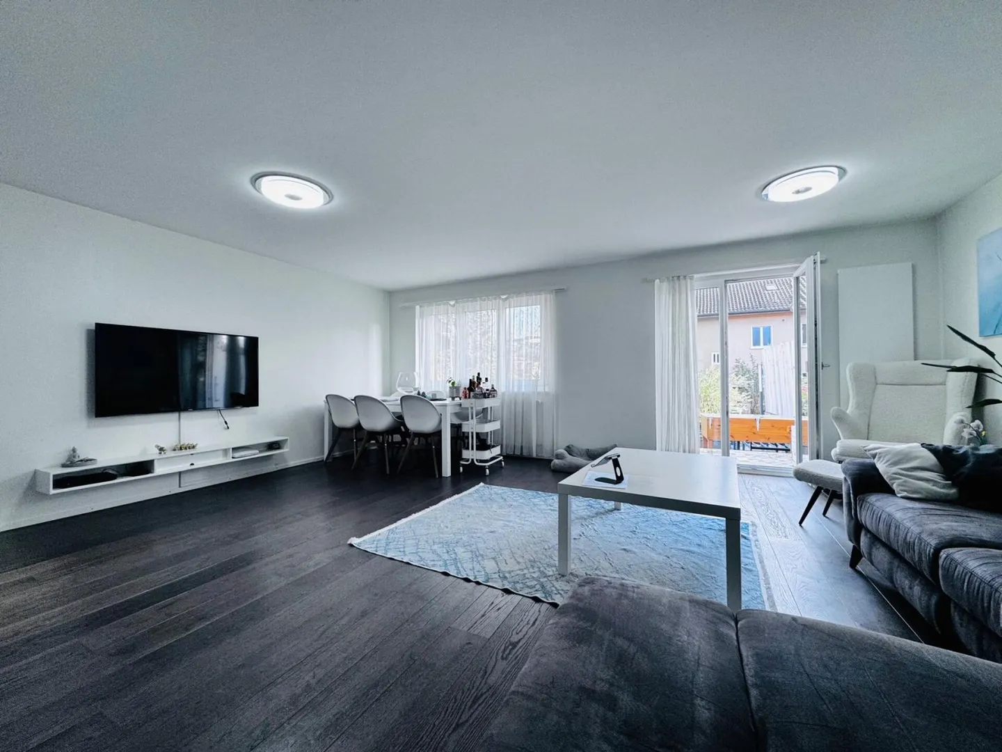 Maison de ville d'angle 3,5 pièces à Muttenz - modernisée, grand jardin dans un emplacement idéal - Photo 3 sur 18