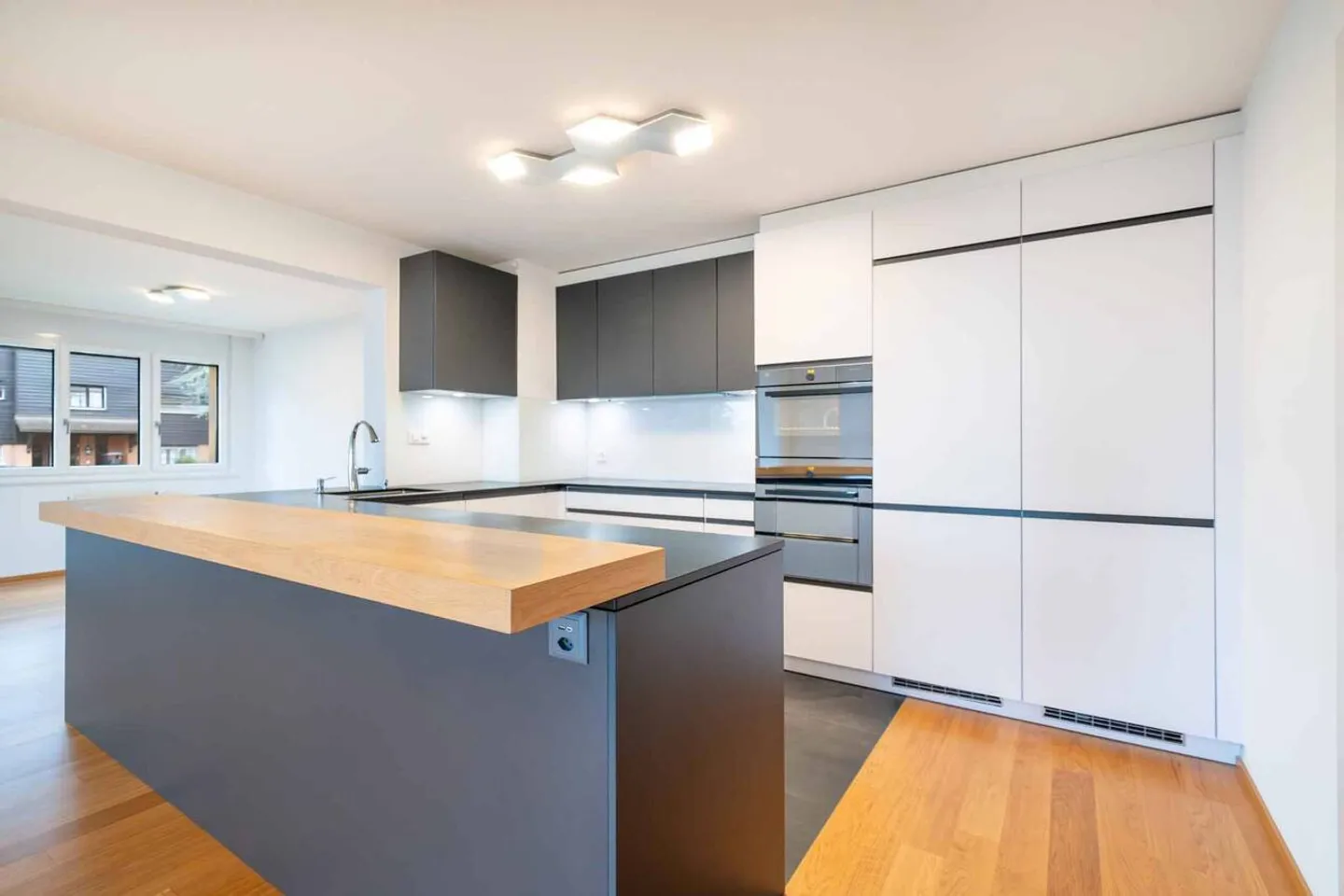 Superbo appartamento di 5,5 locali di 133 m2 magnificamente ristrutturato con grande balcone - Foto 5 di 13