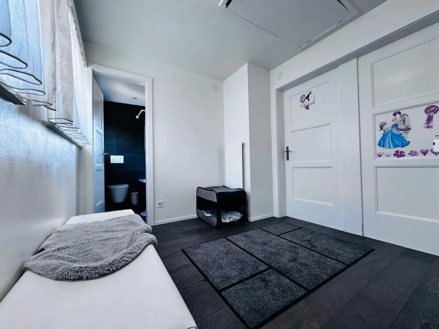 Maison de ville d'angle 3,5 pièces à Muttenz - modernisée, grand jardin dans un emplacement idéal - Photo 5 sur 18