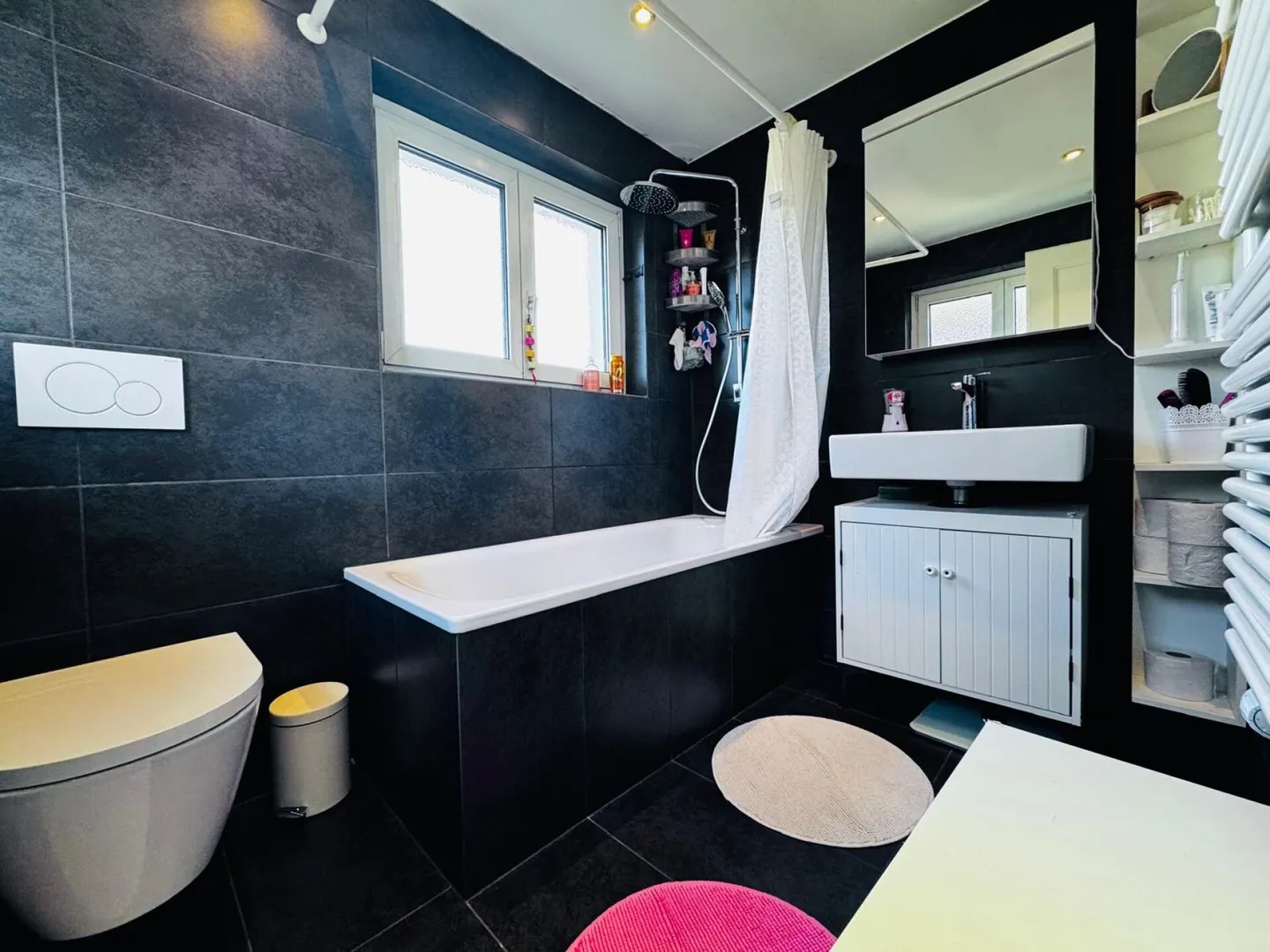 Maison de ville d'angle 3,5 pièces à Muttenz - modernisée, grand jardin dans un emplacement idéal - Photo 6 sur 18