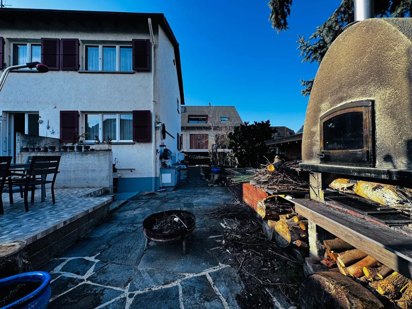 Maison de ville d'angle 3,5 pièces à Muttenz - modernisée, grand jardin dans un emplacement idéal - Photo 13 sur 18