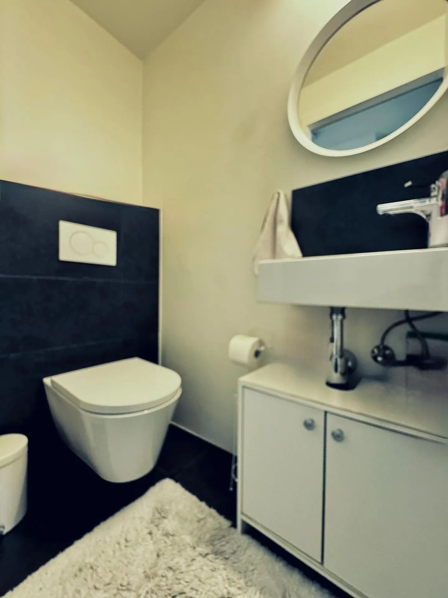 Maison de ville d'angle 3,5 pièces à Muttenz - modernisée, grand jardin dans un emplacement idéal - Photo 8 sur 18