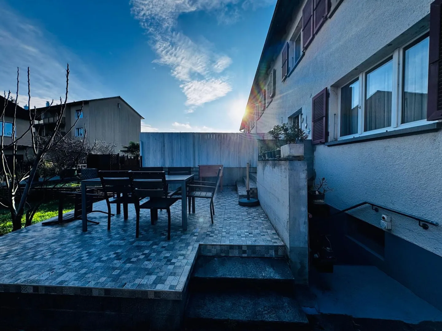 Maison de ville d'angle 3,5 pièces à Muttenz - modernisée, grand jardin dans un emplacement idéal - Photo 14 sur 18