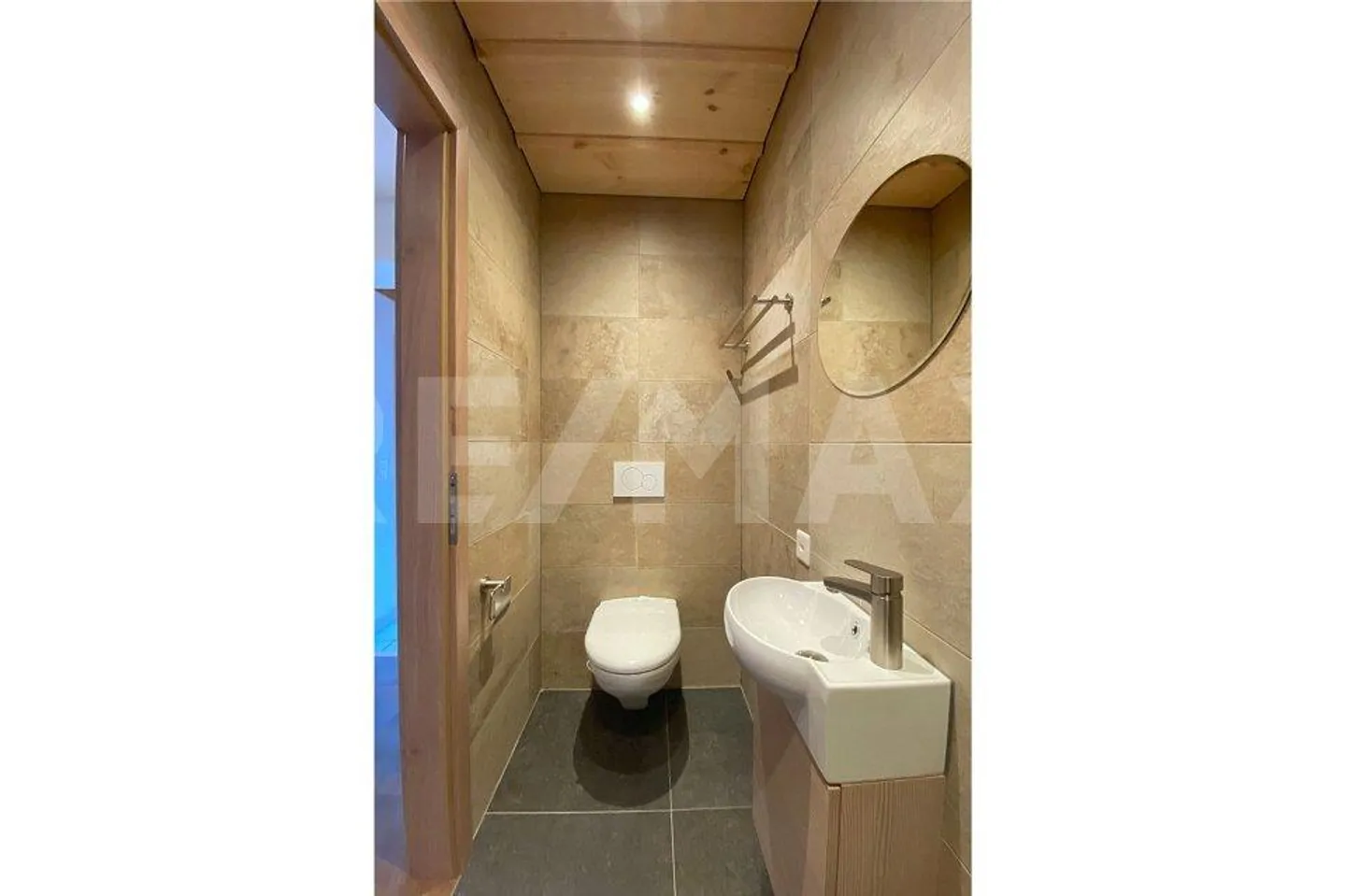 Renditeobjekt, ländlich gelegen und viel Sonne - Foto 7 von 13