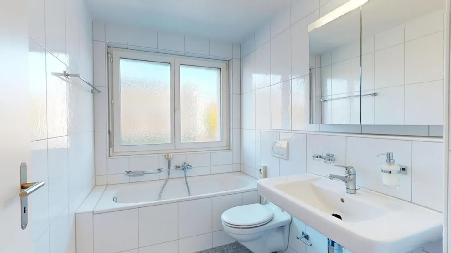Attractive apartment in a great location with a view of greenery - Photo 4 of 9