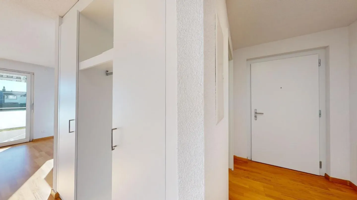 Attractive apartment in a great location with a view of greenery - Photo 6 of 9