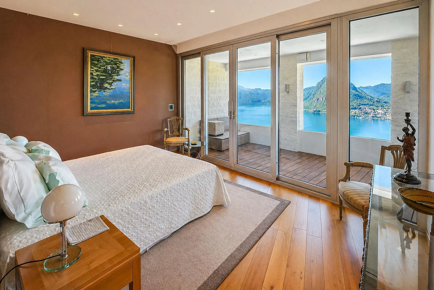 Appartamento Duplex di Lusso con Vista Lago - Foto 5 di 8