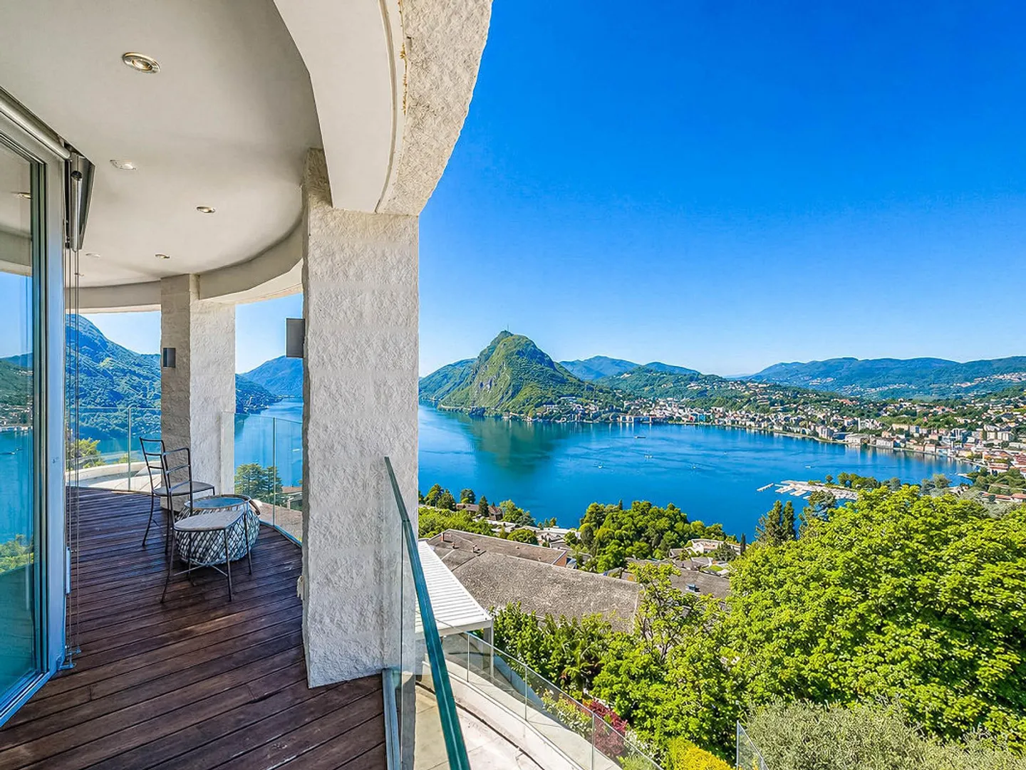 Appartamento Duplex di Lusso con Vista Lago - Foto 6 di 8