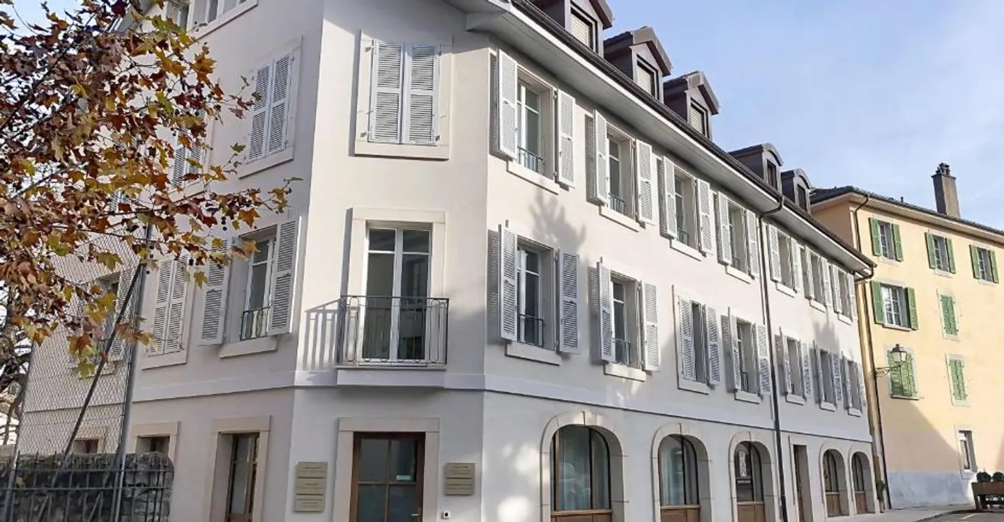 Penthouse with 4.5 rooms in the heart of old Carouge - Photo 1 of 4