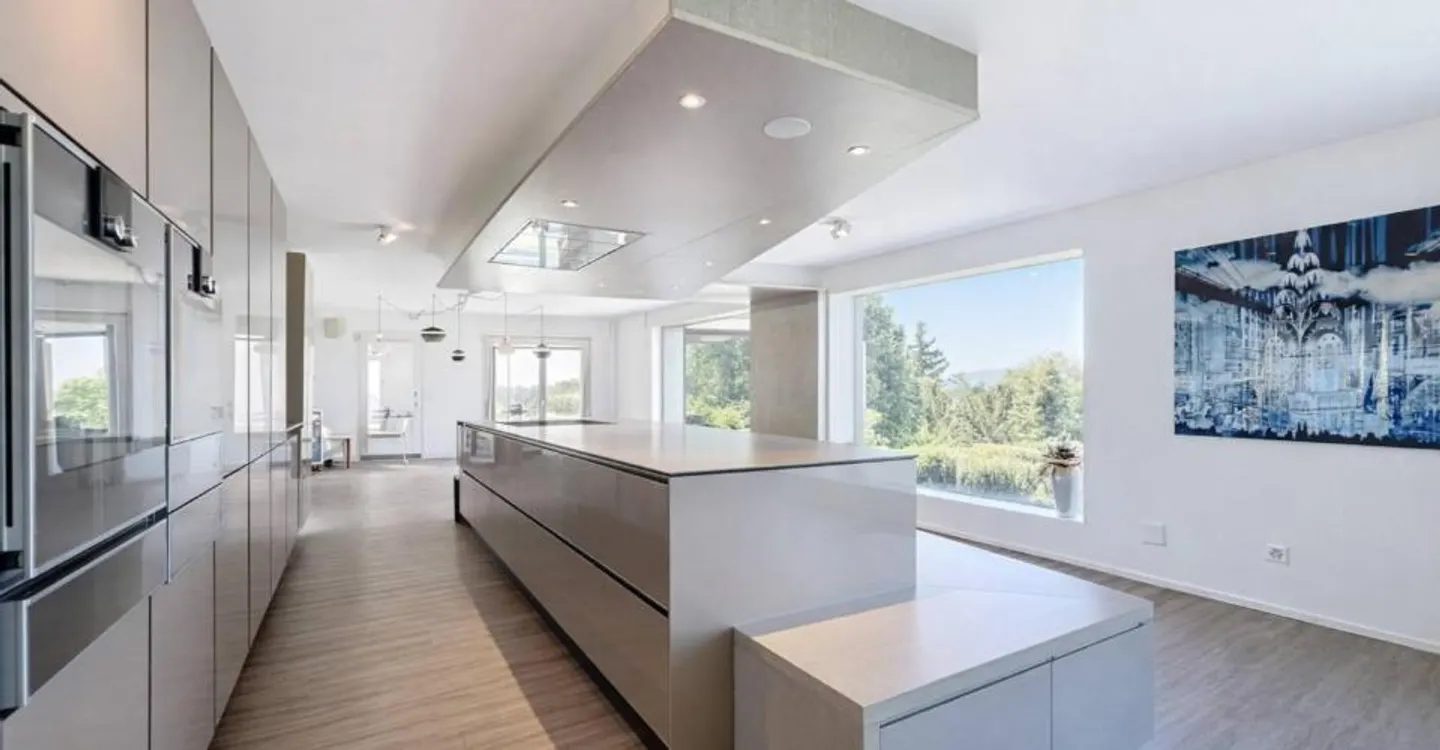 Modern luxury villa of over 350 m² with lake view - Photo 3 of 12