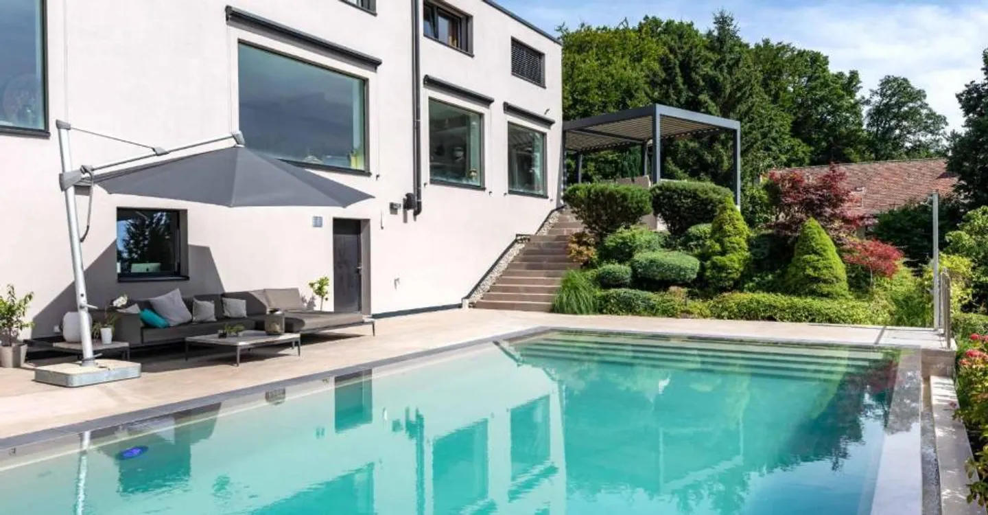 Modern luxury villa of over 350 m² with lake view - Photo 5 of 12