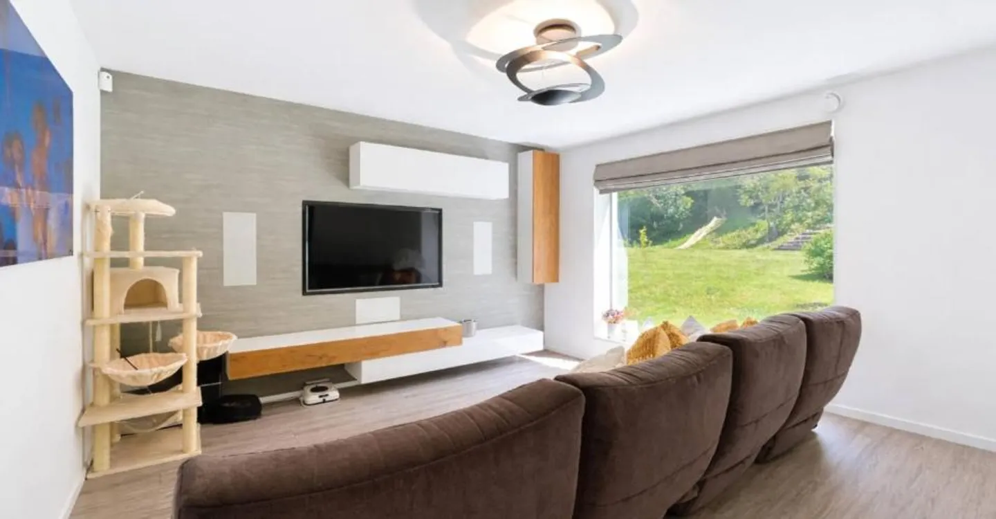 Modern luxury villa of over 350 m² with lake view - Photo 6 of 12
