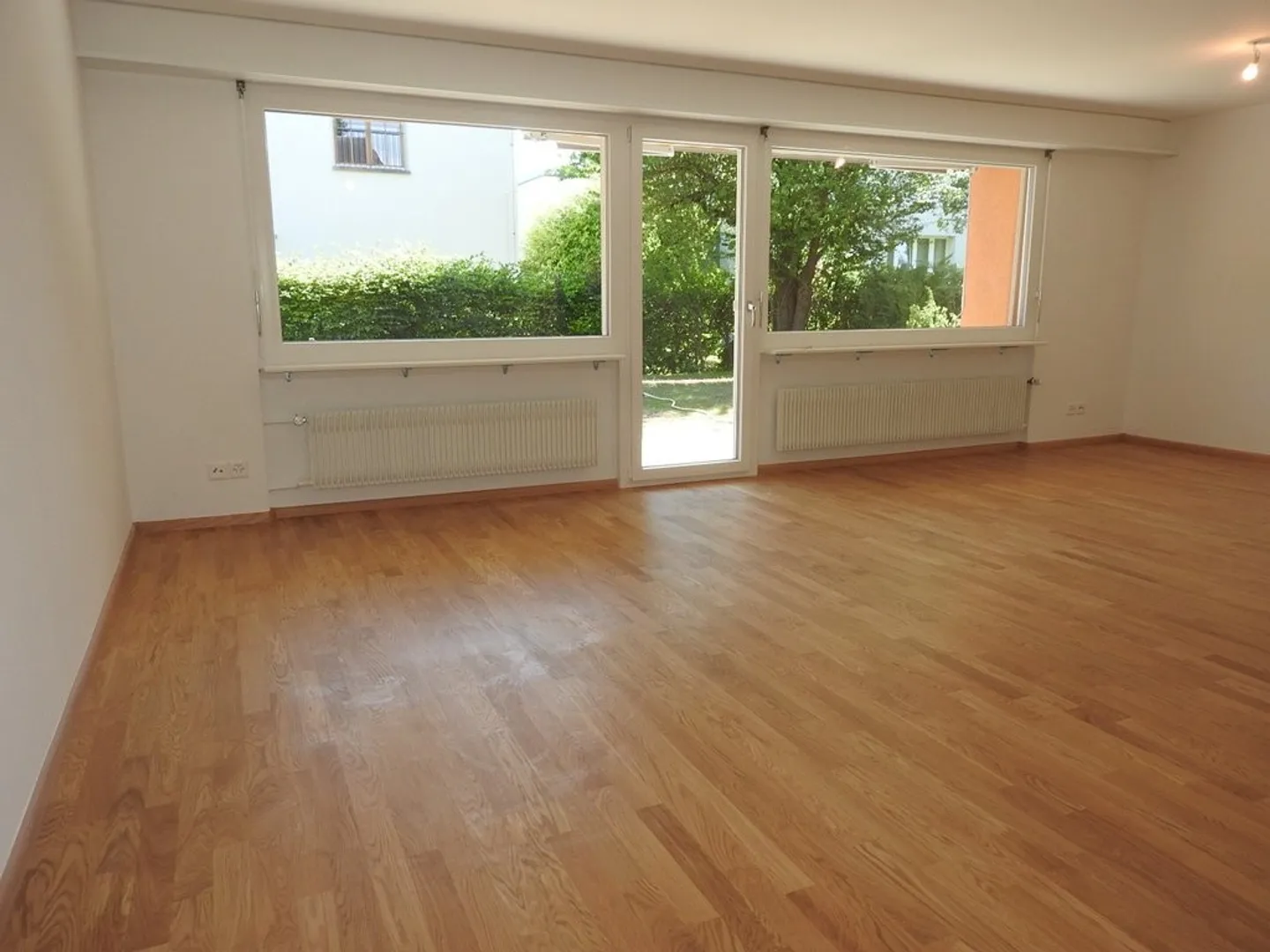 Attraktives renoviertes Doppeleinfamilienhaus - Foto 5 von 11