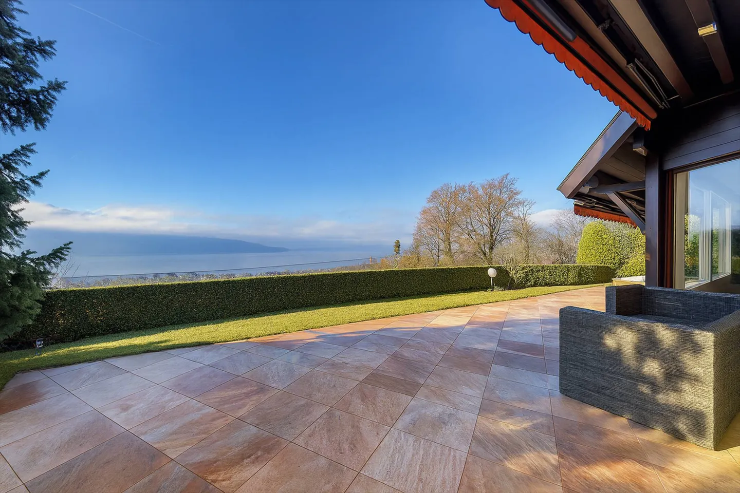 Villa individuelle de 6,5 pièces avec vue panoramique sur le lac Léman - Photo 5 sur 13