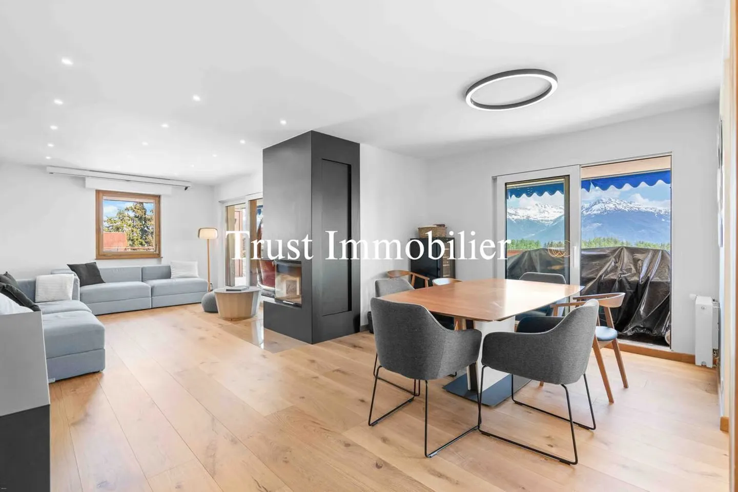 Penthouse Apartment + Studio, 1km from the center of Crans - Photo 1 of 13