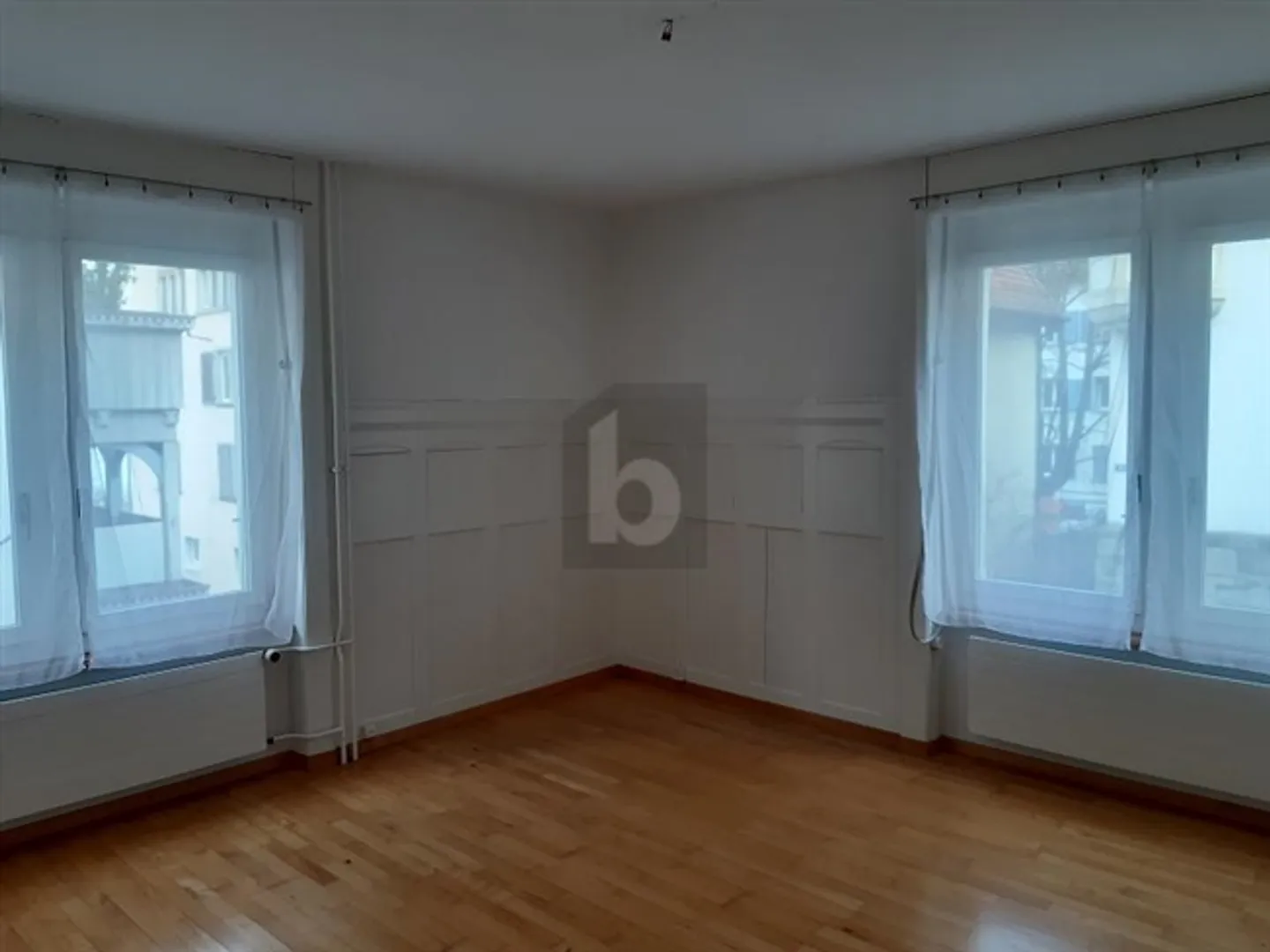 DREAM HOME WITH LARGE GARDEN AND LAKE NEARBY - Photo 5 of 6