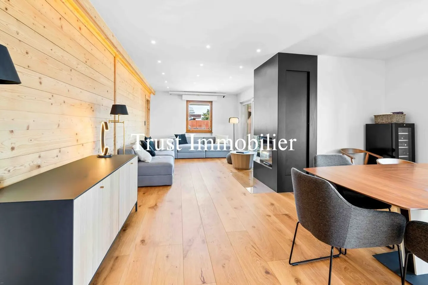 Penthouse Apartment + Studio, 1km from the center of Crans - Photo 3 of 13