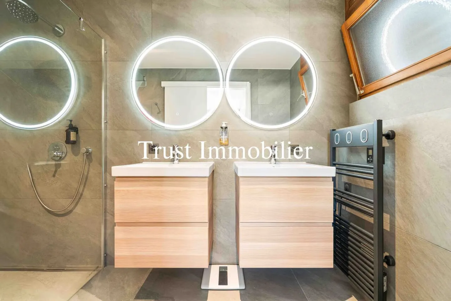 Penthouse Apartment + Studio, 1km from the center of Crans - Photo 7 of 13