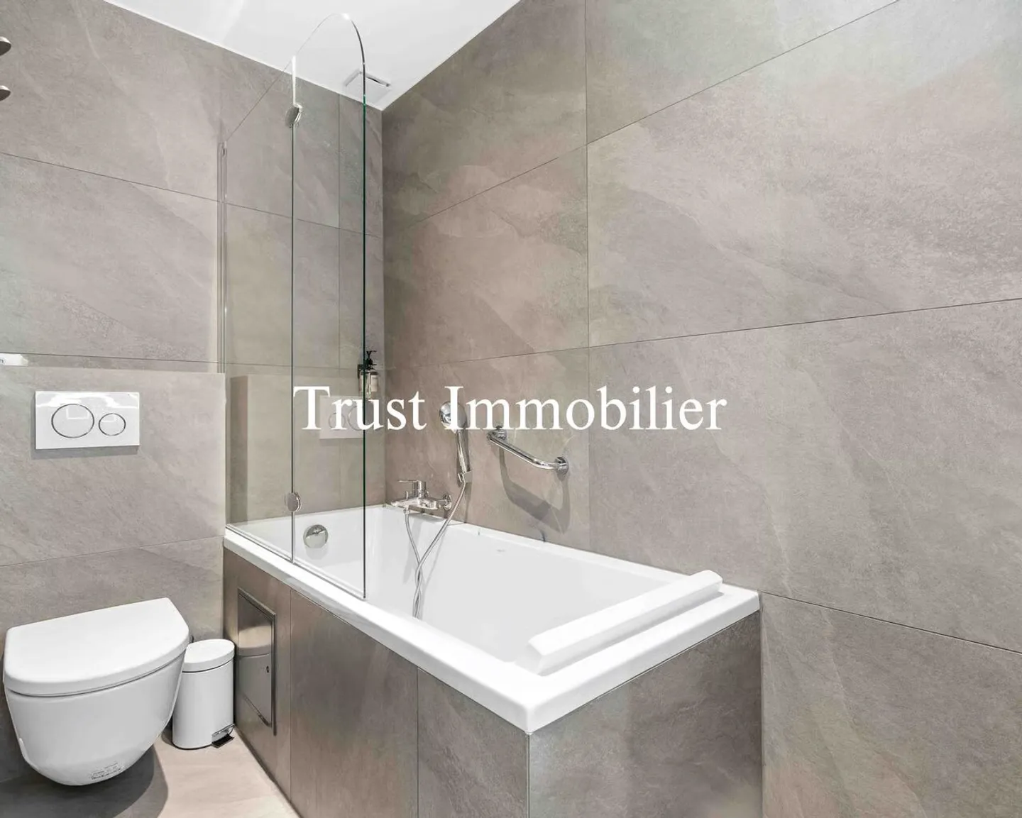 Penthouse Apartment + Studio, 1km from the center of Crans - Photo 9 of 13