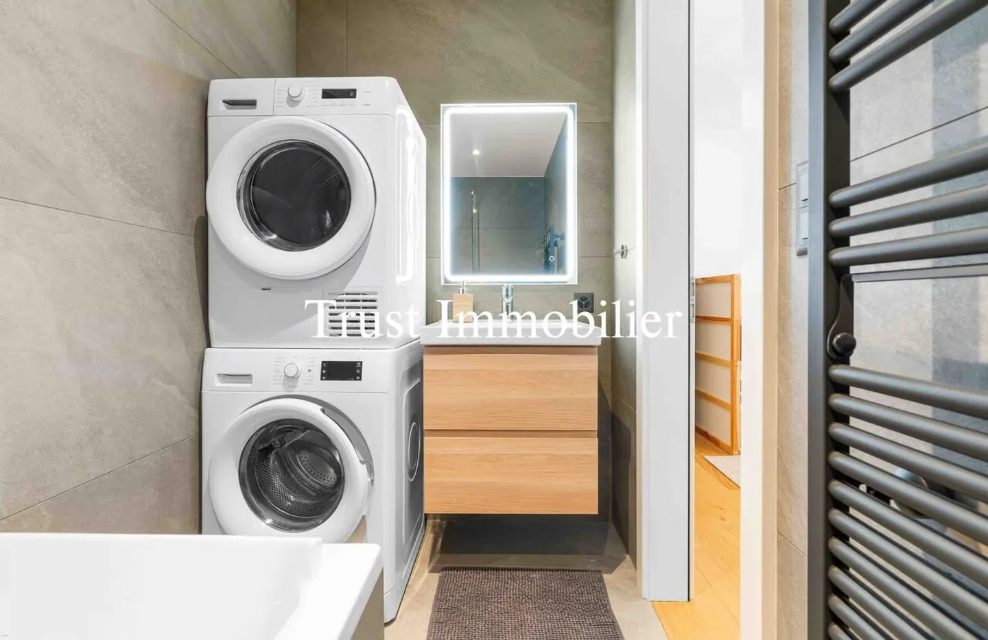 Penthouse Apartment + Studio, 1km from the center of Crans - Photo 12 of 13