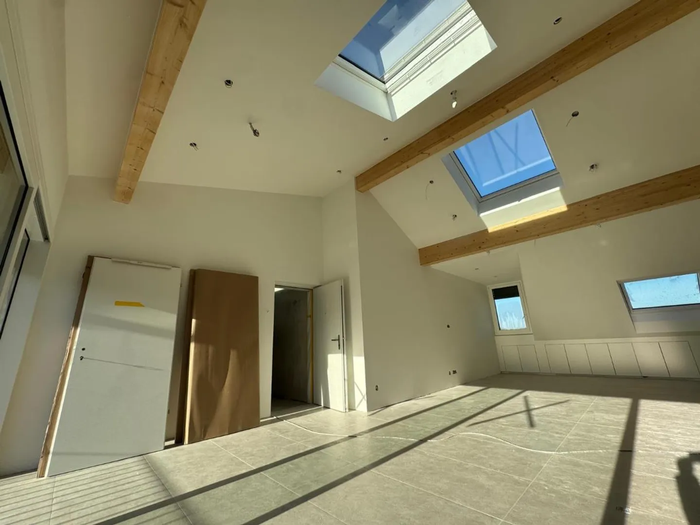 3.5 Room Attic Apartment - Photo 4 of 5