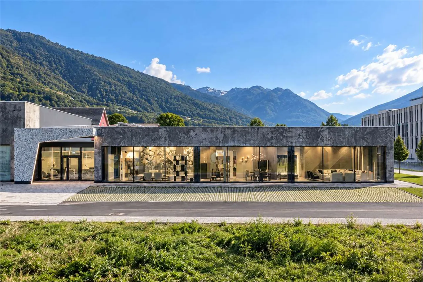 SANT'ANTONINO - DESIGN, PRESTIGIO E RAPPRESENTANZA - Photo 1 sur 13