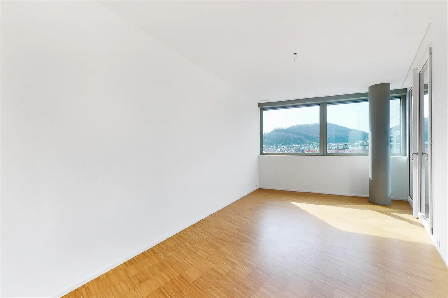Staging Life - Photo 5 of 7