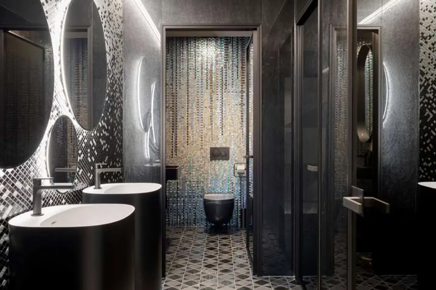 SANT'ANTONINO - DESIGN, PRESTIGIO E RAPPRESENTANZA - Photo 9 sur 13