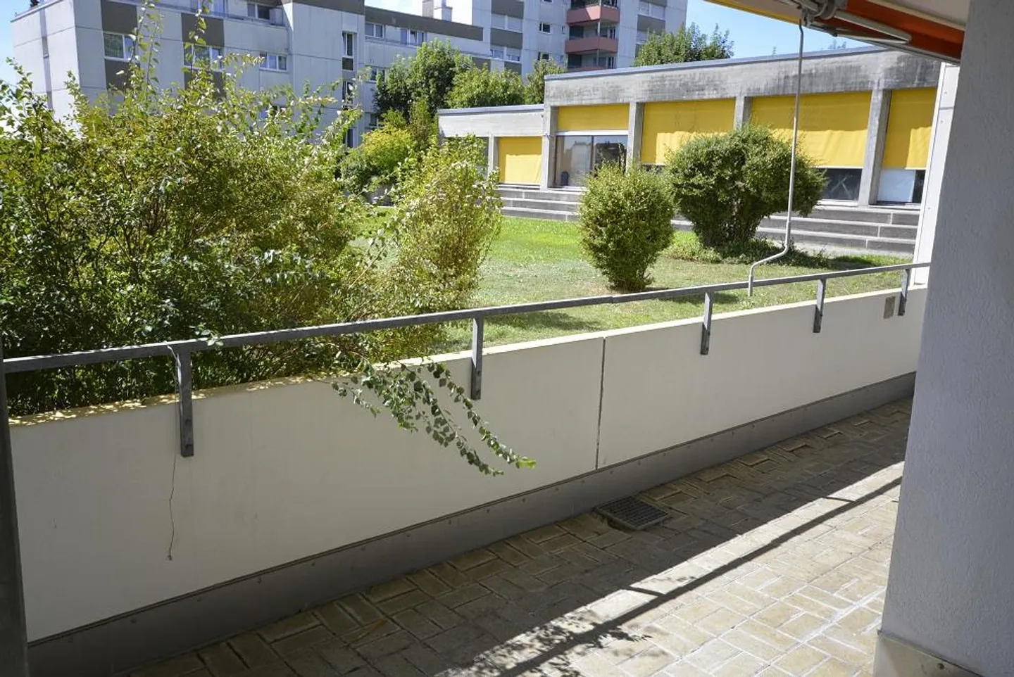 Spacious Apartment - Photo 7 of 11